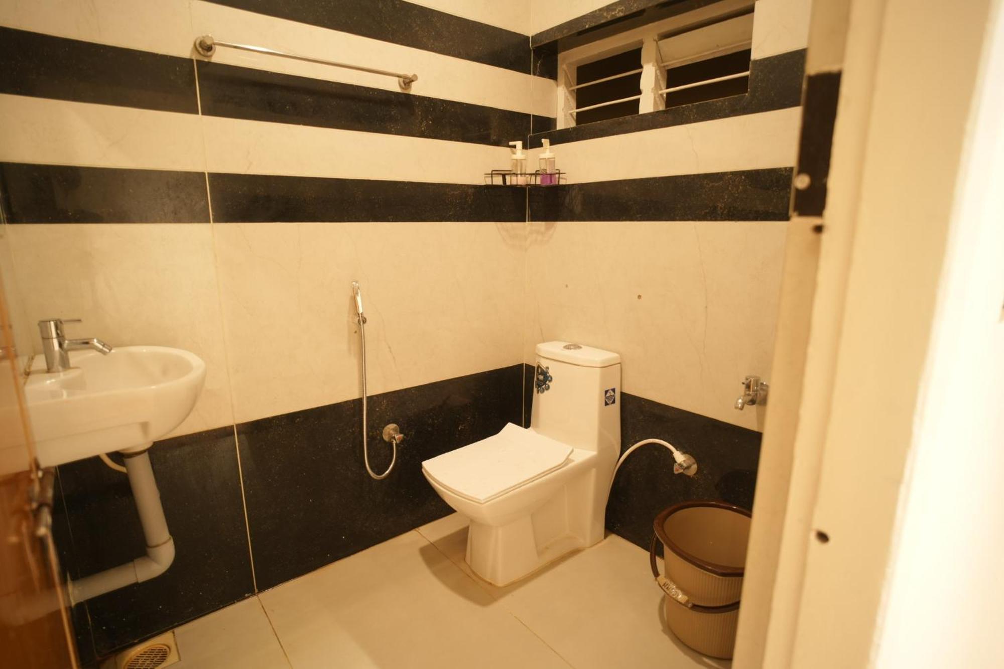 بيت شباب Rasha Residency كالباتّا المظهر الخارجي الصورة
