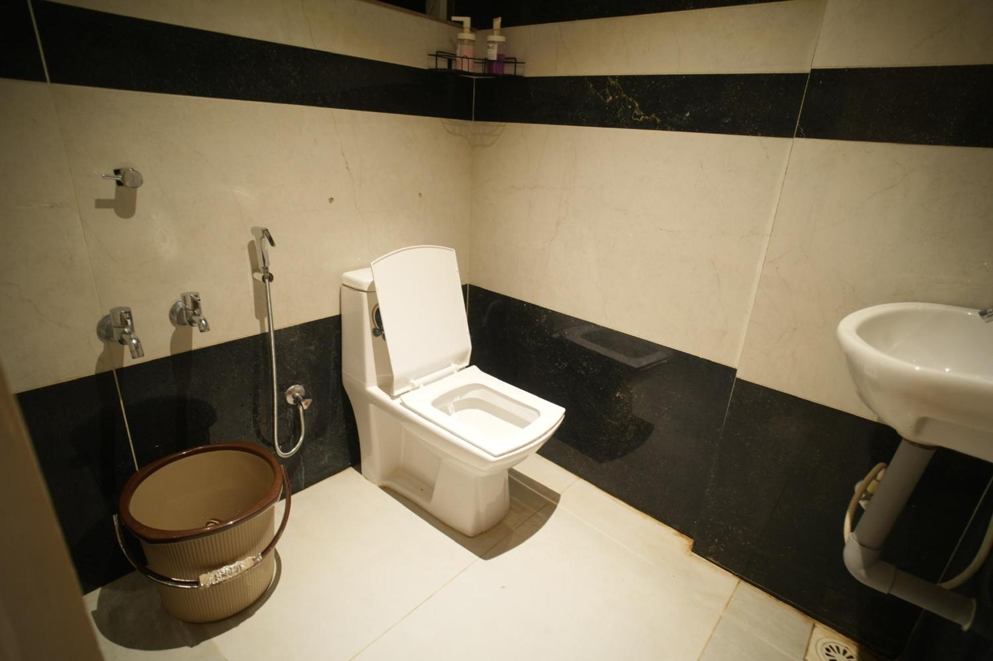 بيت شباب Rasha Residency كالباتّا المظهر الخارجي الصورة